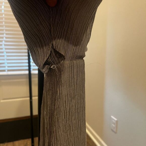 Keepsake jumpsuit with flutter sleeves in a textured gray fabric, size Small - Picture 5 of 14